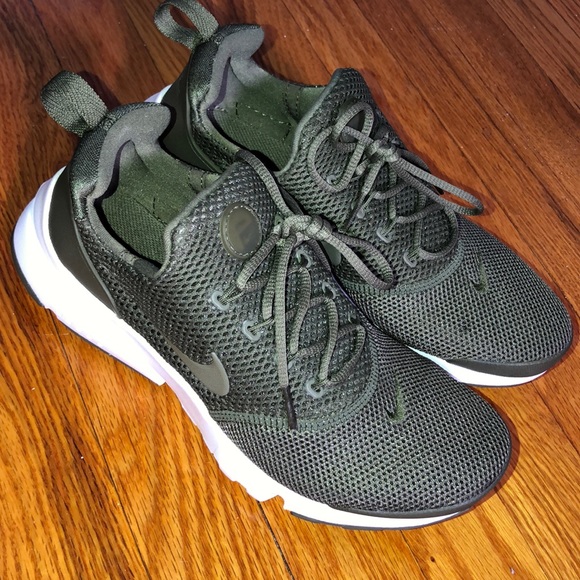 Other - NIKE olive green sneakers (size 5Y) 👟